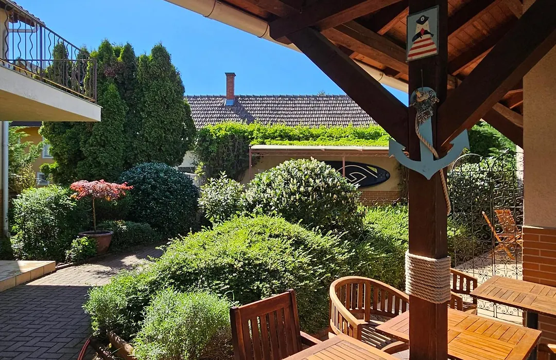 Hullam Villa B&B-1